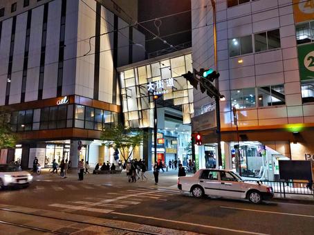 松山市の夜を彩る大街道