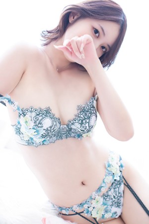 高松トレビの泉 白雪 あやな～しらゆき あやな～