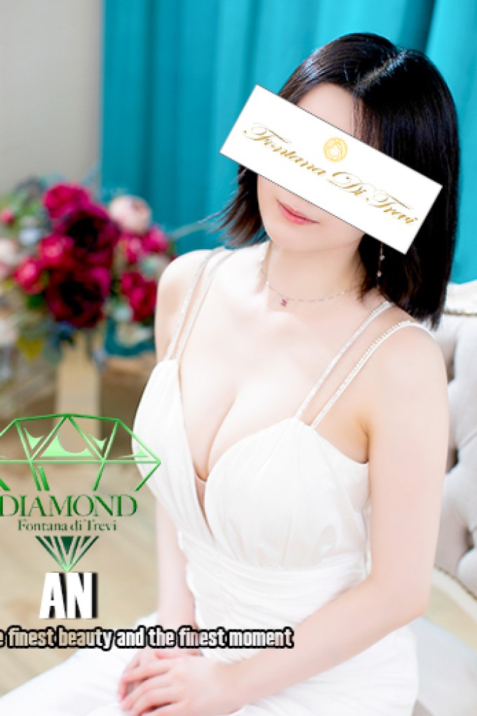 高松トレビの泉 水那月 杏～みなつき あん～