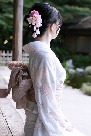 高松トレビの泉 水那月 杏～みなつき あん～