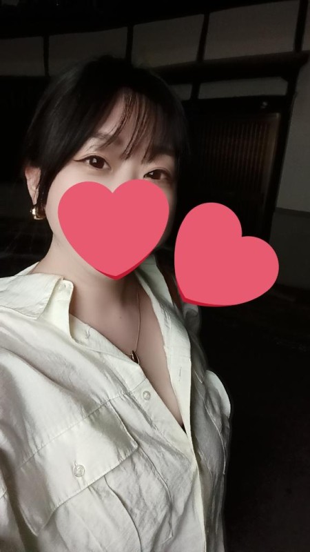 赤と黒 巴♡まみ 思ったより胸元空いてた