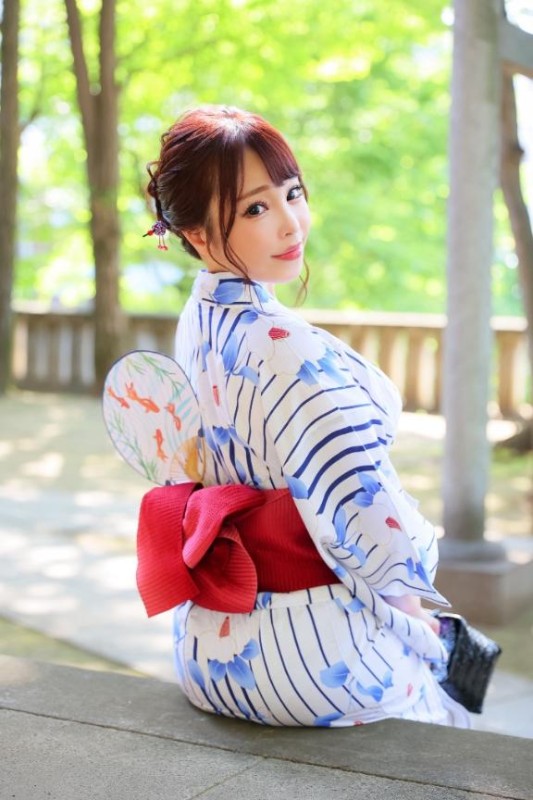 英乃國屋 もも 今のうち??