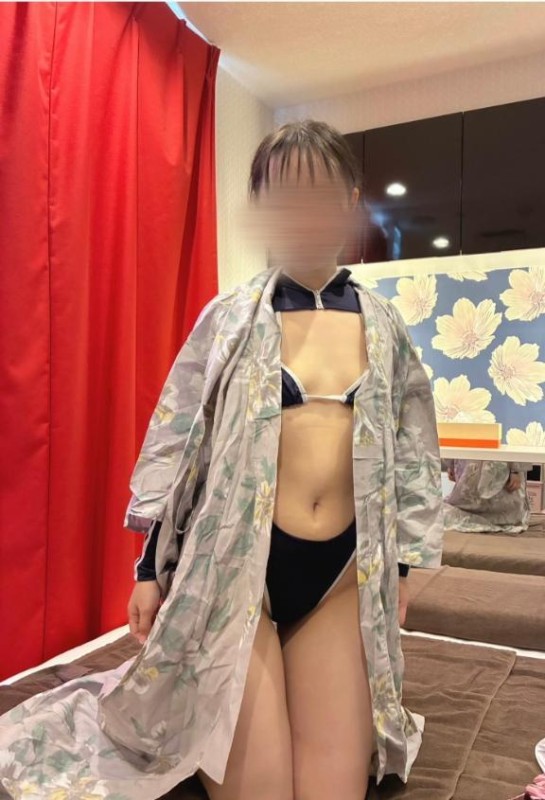 愛ドル学園～制服美少女集めました～ 持田　しずく エロい…のかな？😳🤭❤