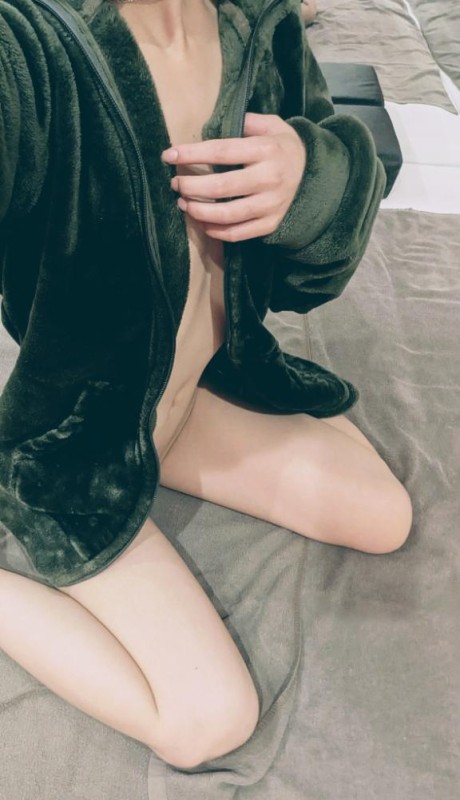 愛ドル学園　☆制服着たまま部☆ 天音　もこ☆ロリ体型の柔肌少女 あれ