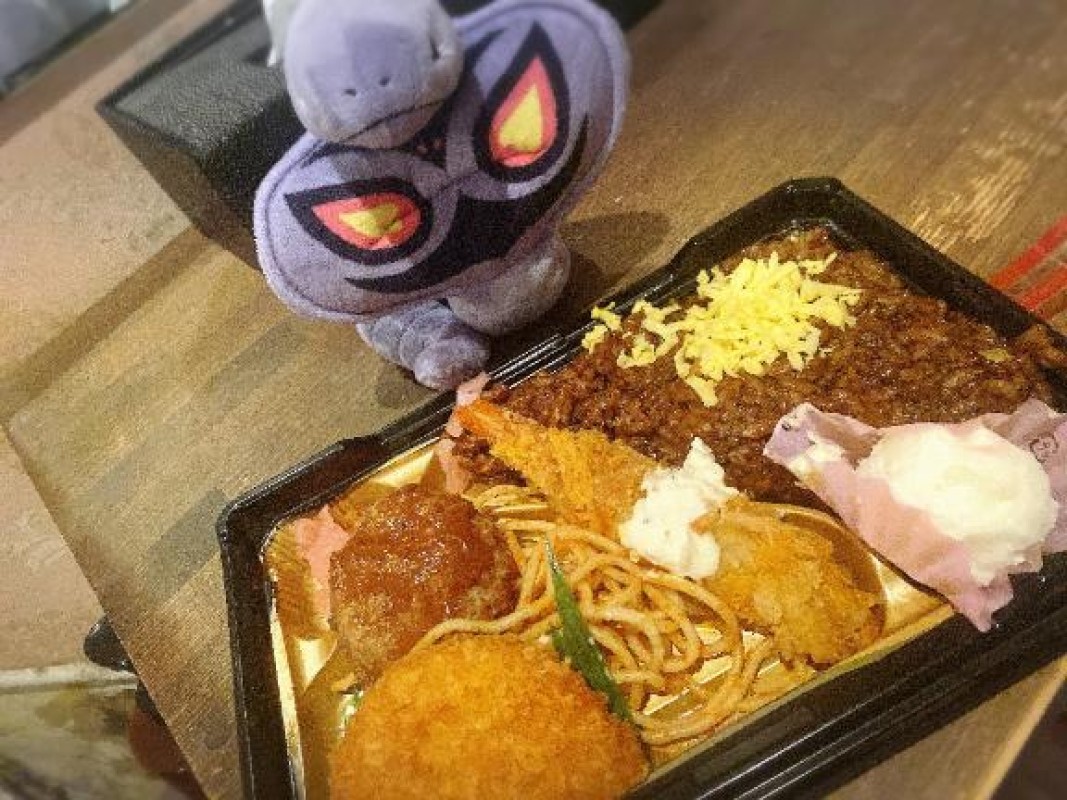 れお♡誰もが振り返る最高彼女ご飯食べるよ?