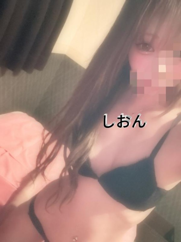 しおん【ロイヤルOP対応】出勤してます?