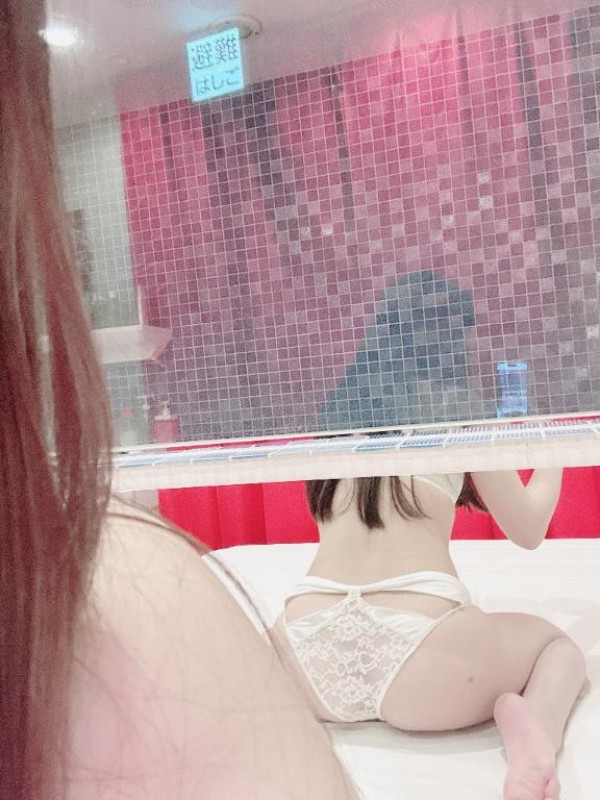 愛ドル学園　☆制服着たまま部☆ つむぎ☆甘えん坊なMっ子 出勤??