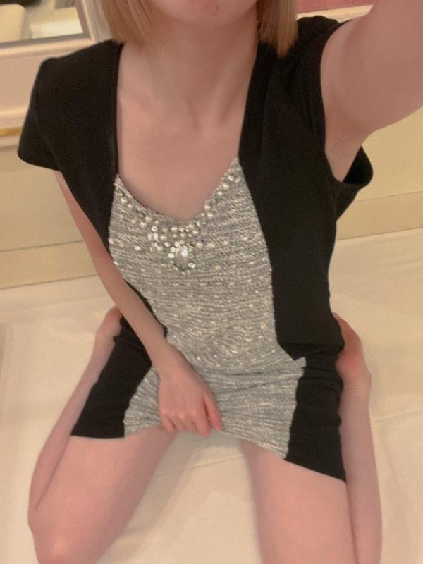 英乃國屋 MINAMO 出勤してます??