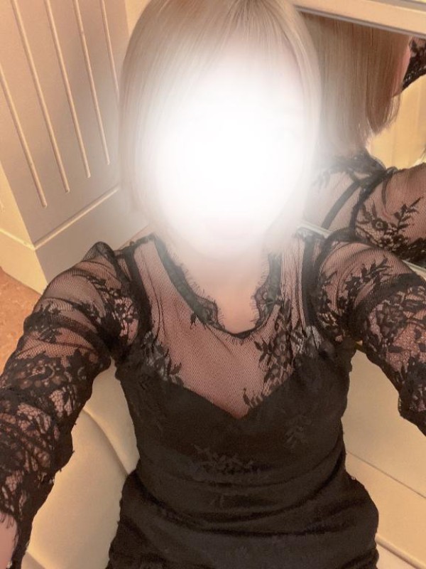 英乃國屋 MINAMO 出勤してます??