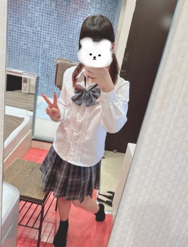 愛ドル学園　☆制服着たまま部☆ まお☆極上ふわふわおっぱい いるよ～?.?