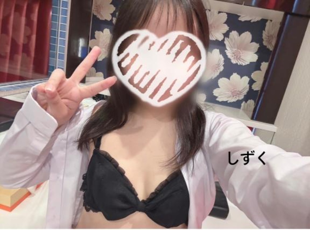 愛ドル学園　☆制服着たまま部☆ 持田　しずく☆推し要素満載生徒 ご予約??