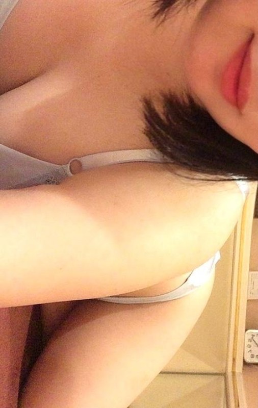 英乃國屋 あんな 触って？?