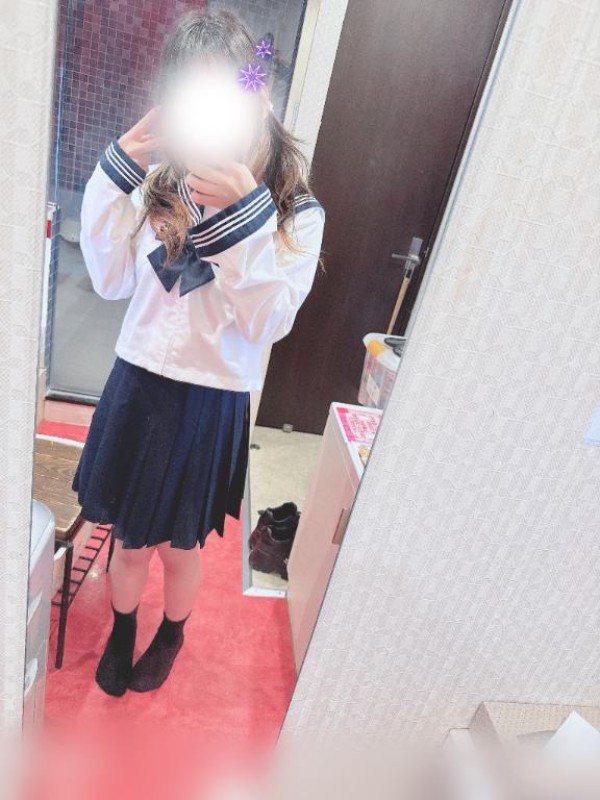 愛ドル学園　☆制服着たまま部☆ まお☆極上ふわふわおっぱい いるよっ?