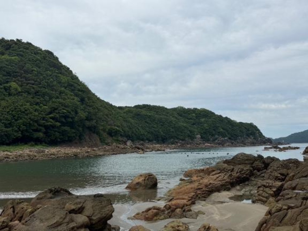 しおん～M性感～海に行っても見てるのは足元?