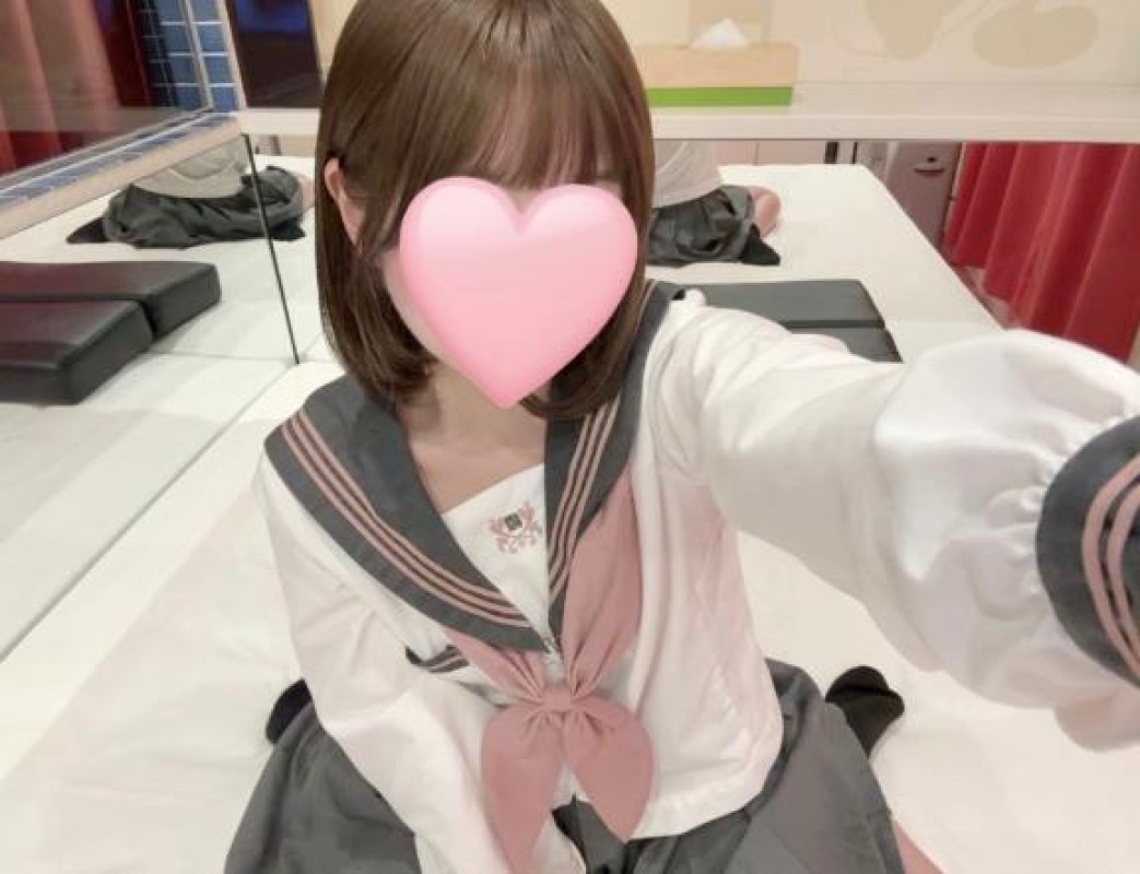 愛ドル学園　☆制服着たまま部☆ 白川　ゆずな☆止まらない可愛さ 前髪切った??