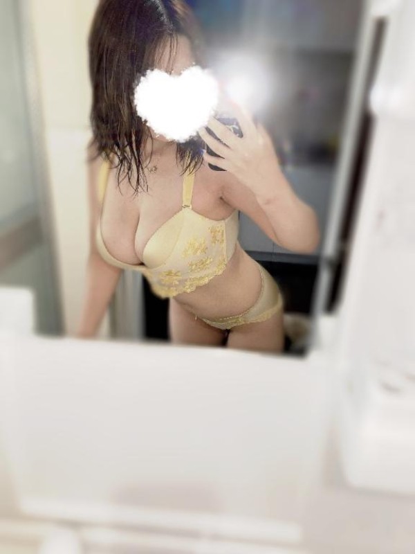 英乃國屋 なち ??