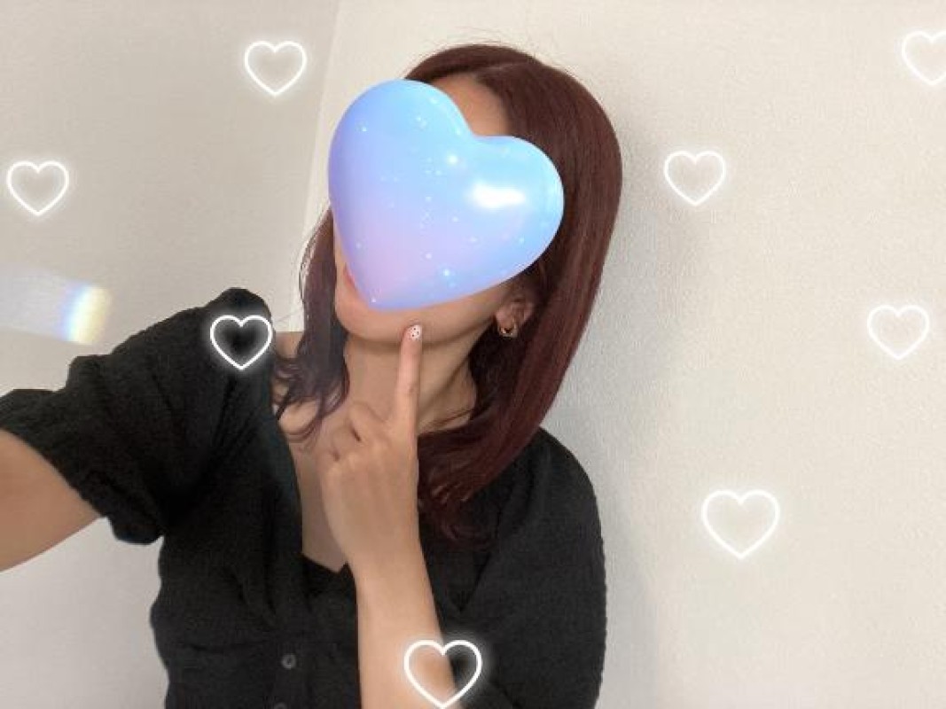 2026年07月09日 16:01 赤と黒春山　にこ【ロイヤルOP対応】(24)の写メブログ：今日もたくさんのありがとうっっ( ??????????? )??の画像