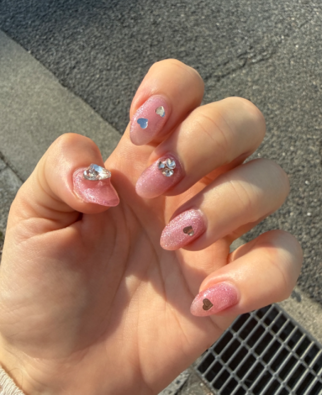 高松トレビの泉 丹羽 アリス～にわ ありす～ お題：今日は「夏を色どるネイルの日」お気に入りのネイルみせて～！に回答♪