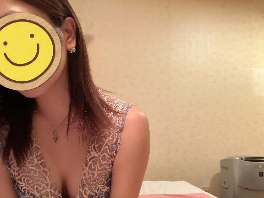 春山　にこ【ロイヤルOP対応】好きなことの1つ??